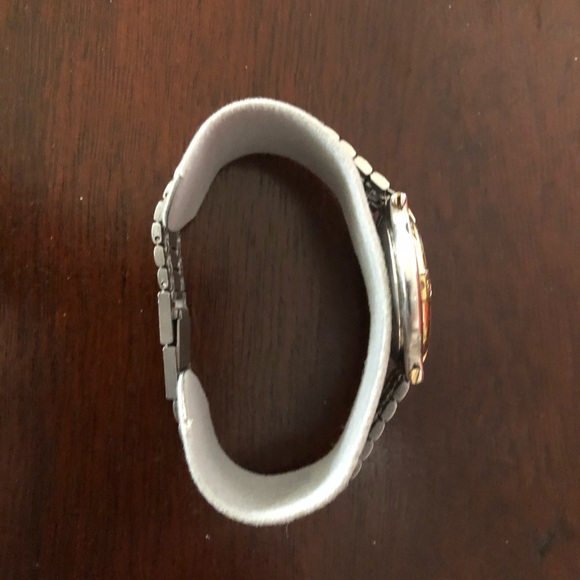 Gucci Unisex Vintage 18k Plated Watch - Picture 5 of 8